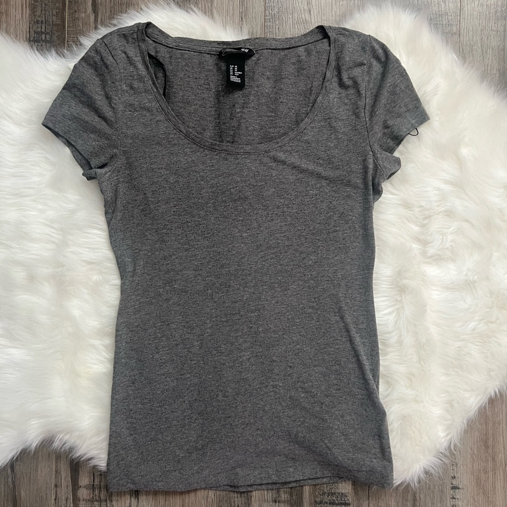 H&M Women’s Scoop Neck Basic Tee